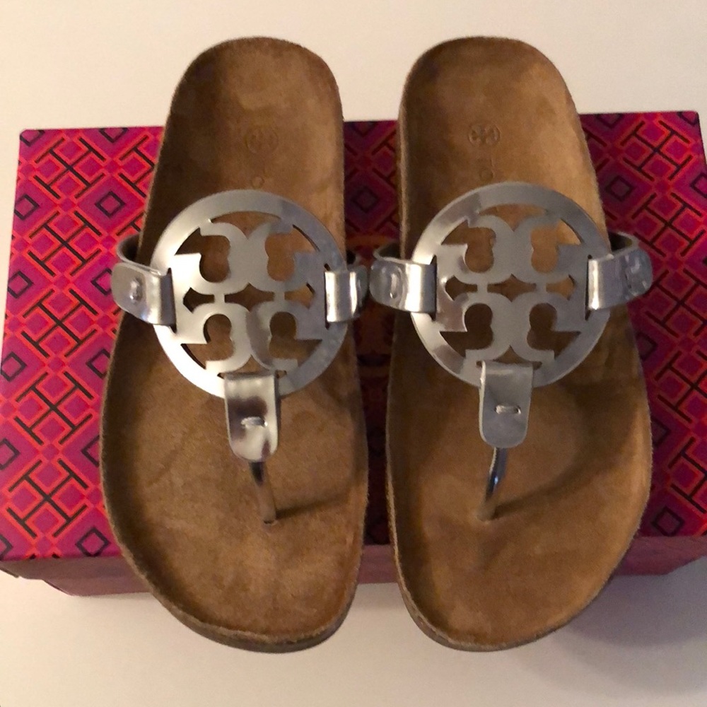Tory Burch Miller Cloud metallic leather sandals - Picture 7 of 10